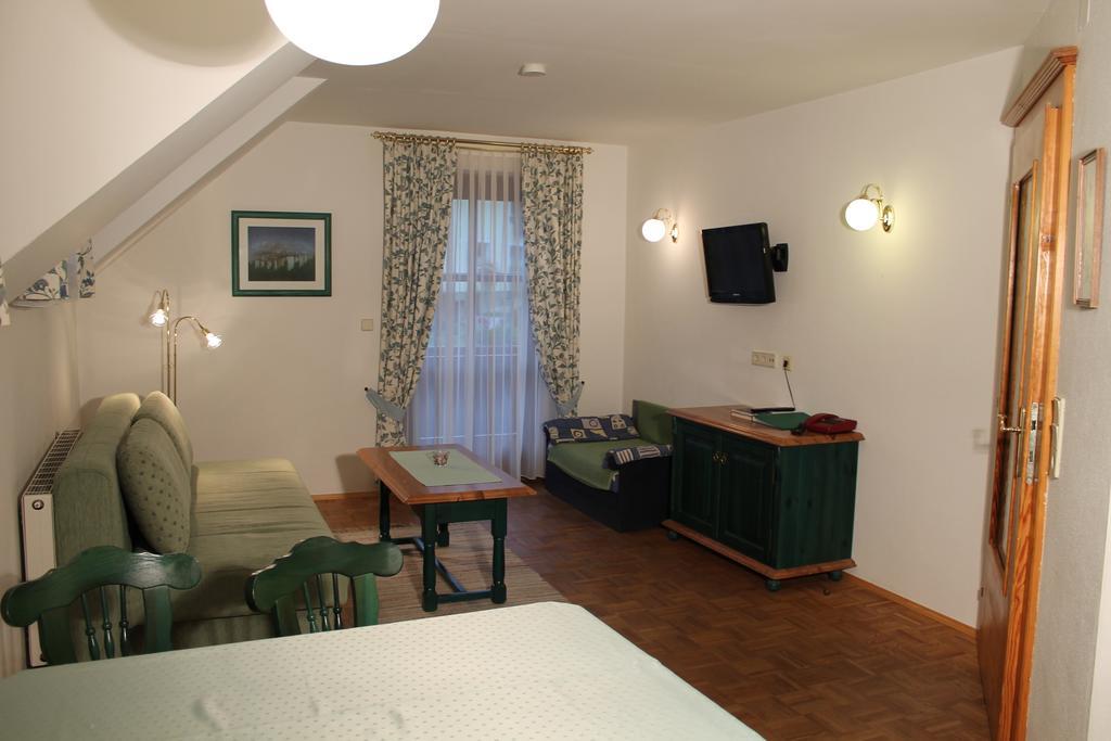 Haralds Ferienwohnungen Bad Kleinkirchheim Phòng bức ảnh